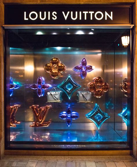 louis vuitton window display 2022|louis vuitton window display design.